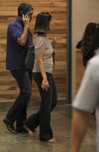 William Bonner e Fátima Bernardes vão a cinema em shopping no Rio de Janeiro