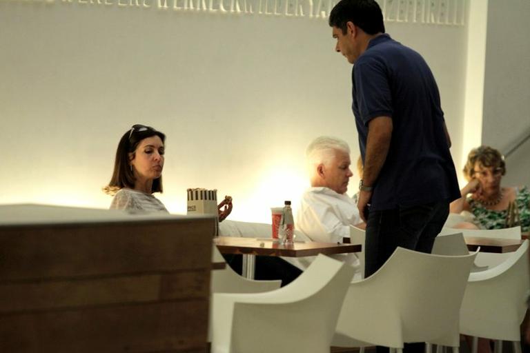 William Bonner e Fátima Bernardes vão a cinema em shopping no Rio de Janeiro