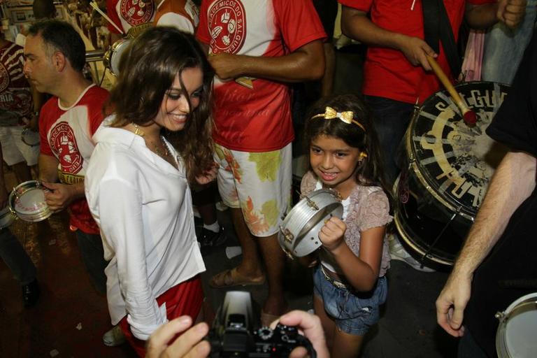 Sophie Charlotte curte ensaio da Salgueiro, no Rio de Janeiro