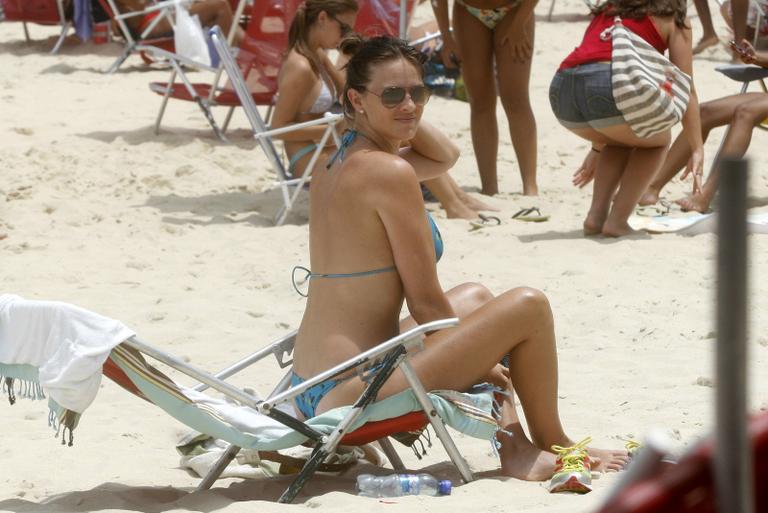 Letícia Birkheuer na praia de Ipanema, Rio de Janeiro