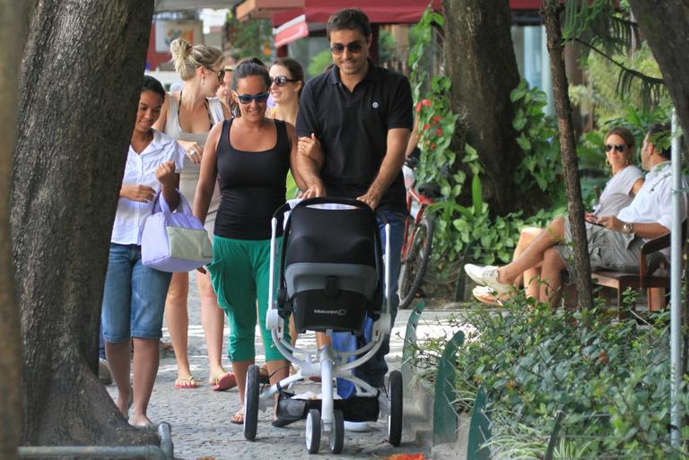 Ricardo Pereira com a mulher, Francisca, e o filho, Vicente