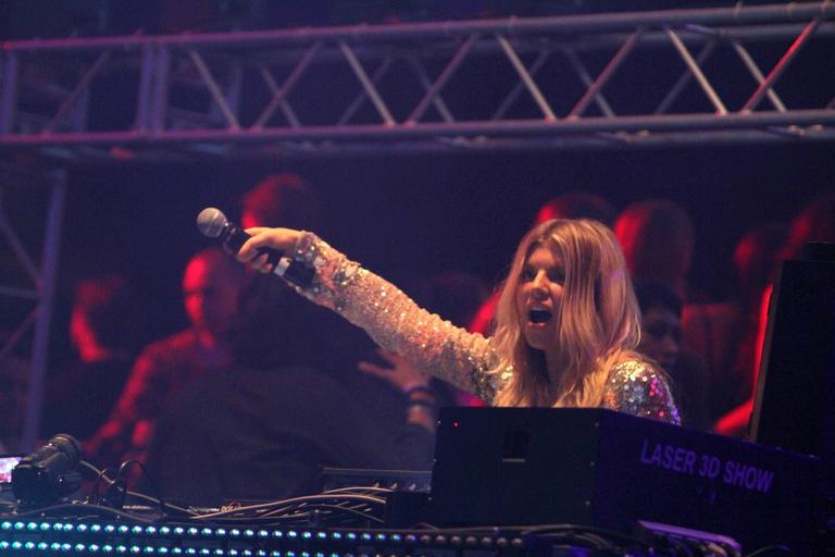 Fergie se apresenta no carnaval eletrônico de Florianópolis