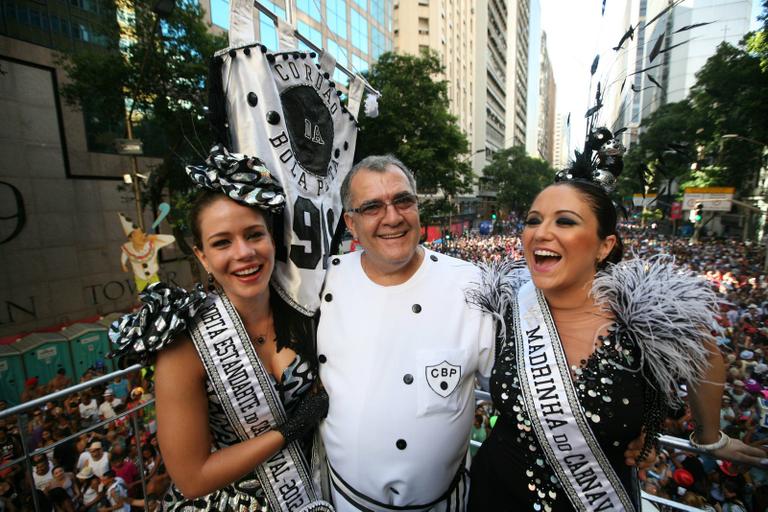 Leandra Leal e Maria Rita durante desfile do bloco Bola Preta, no centro do Rio de Janeiro