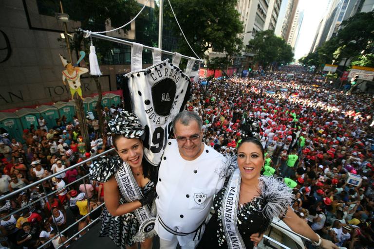 Leandra Leal e Maria Rita durante desfile do bloco Bola Preta, no centro do