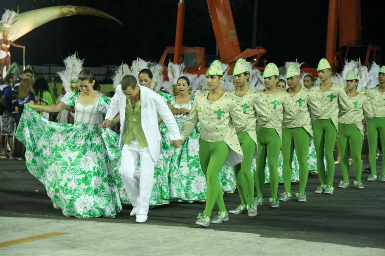 Carlinhos de Jesus no desfile da Império Serrano