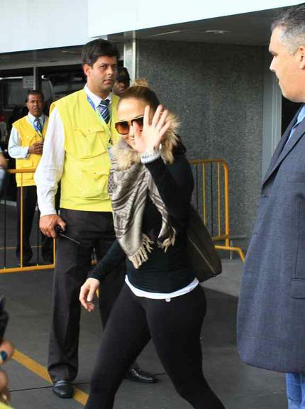 Jennifer Lopez chega ao Brasil