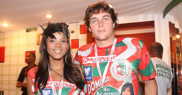 Felipe Dylon com a esposa Aparecida Petrowky