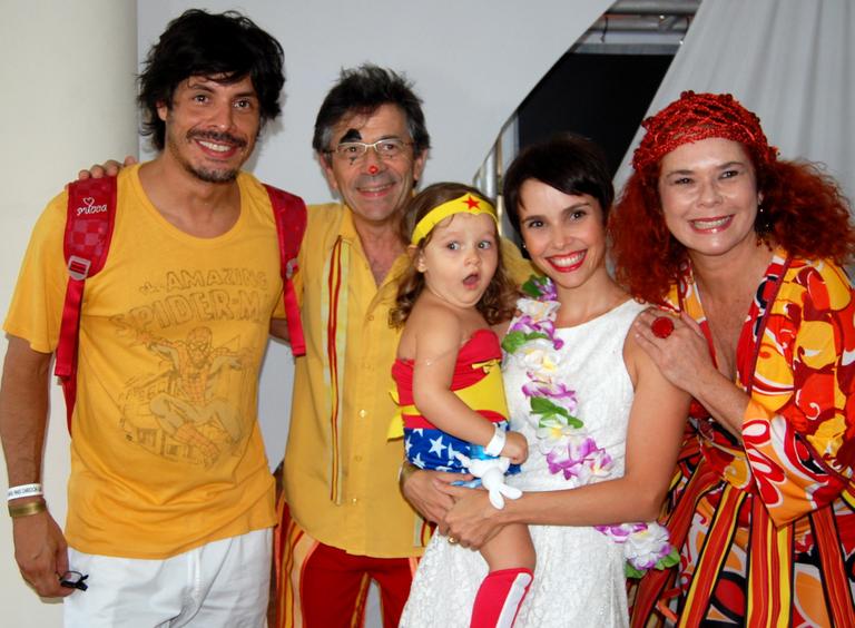 Débora Falabella com Nina e Daniel Alvim