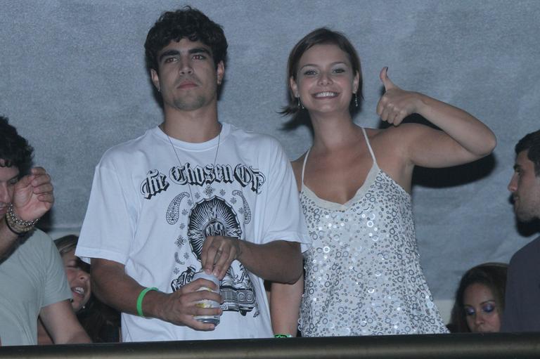 Caio Castro e Milena Toscano