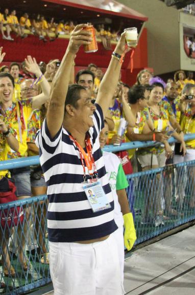 Zeca Pagodinho durante o desfile da Portela