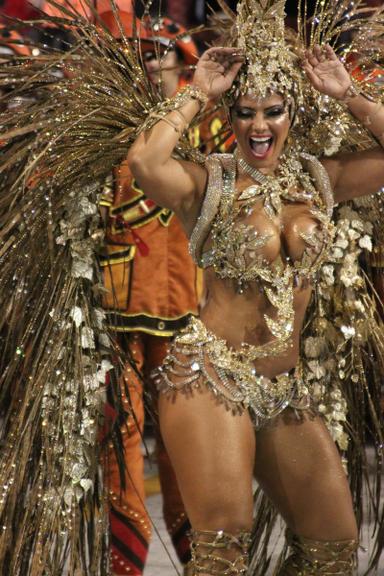 Viviane Araújo, rainha de bateria da Salgueiro