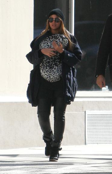 Beyoncé passeia com Blue Ivy Carter