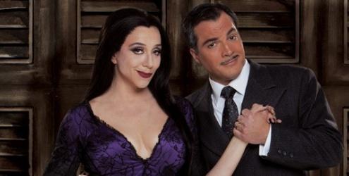 Marisa Orth e Daniel Boaventura estreiam 'A Família Addams' nesta sexta-feira