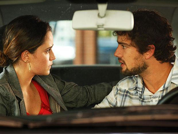 Rodrigo (Rafael Cardoso) e Ana (Fernanda Vasconcellos)