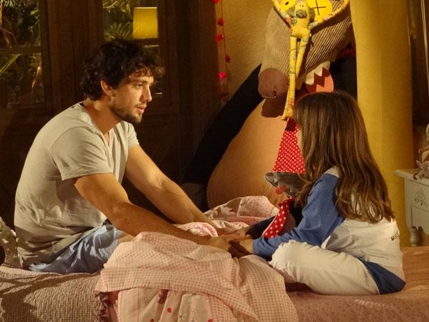 Rodrigo (Rafael Cardoso) e Julia (Jesuela Moro)