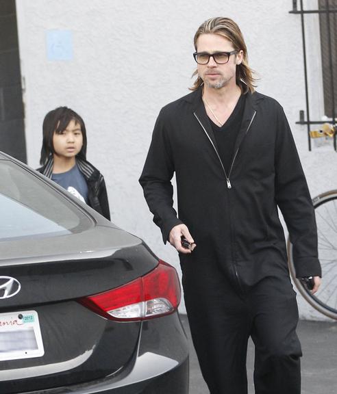 Maddox ganha guitarra de Brad Pitt