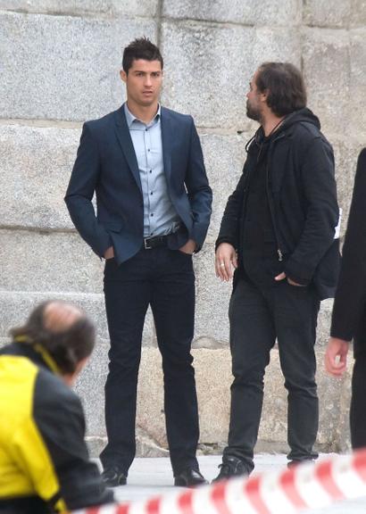 Cristiano Ronaldo grava comercial em rua de Madri, na Espanha