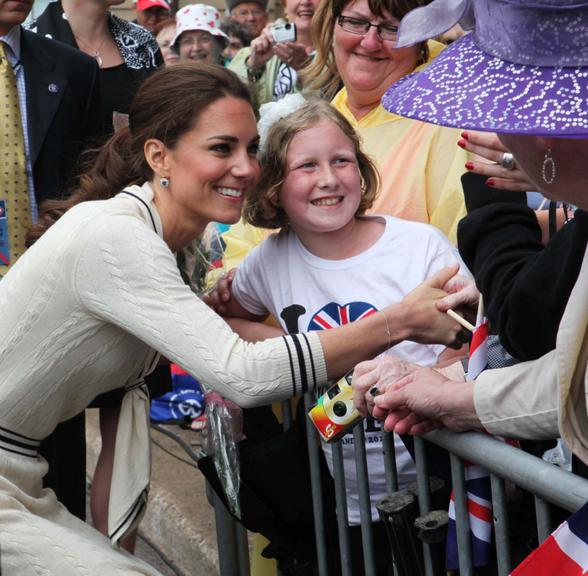 Kate Middleton e seus fãs mirins