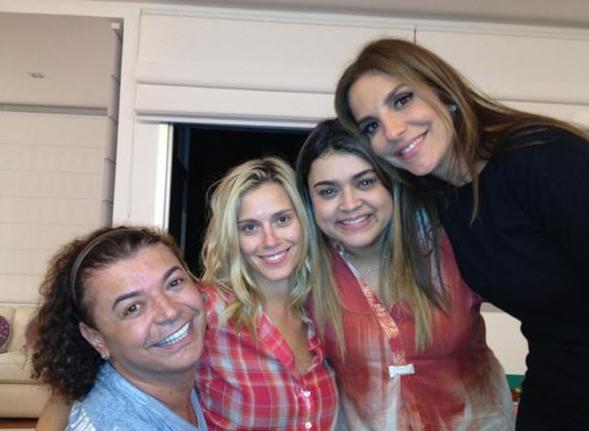 Famosos curtem festa na casa de Preta Gil