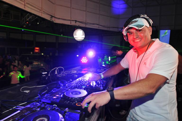 Carlinhos discoteca na festa La Locomotive em Lins, no interior de São Paulo