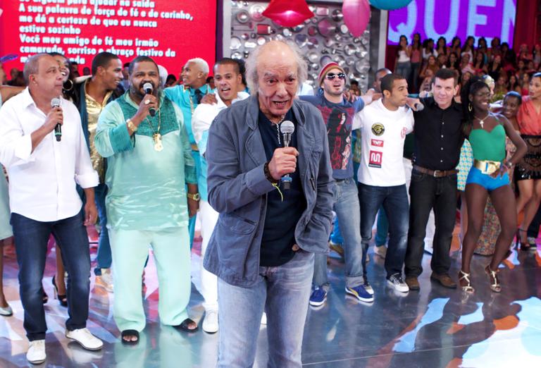 Regina Casé recebe Erasmo Carlos, Zeca Pagodinho e outros convidados para celebrar a amizade no último 'Esquenta!' da temporada