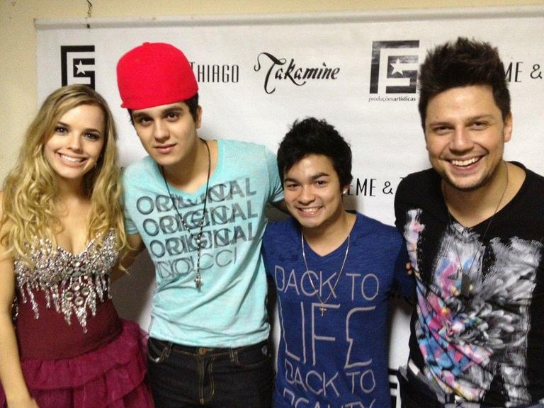 Thaeme e Thiago recebem Luan Santana e Yudi no camarim