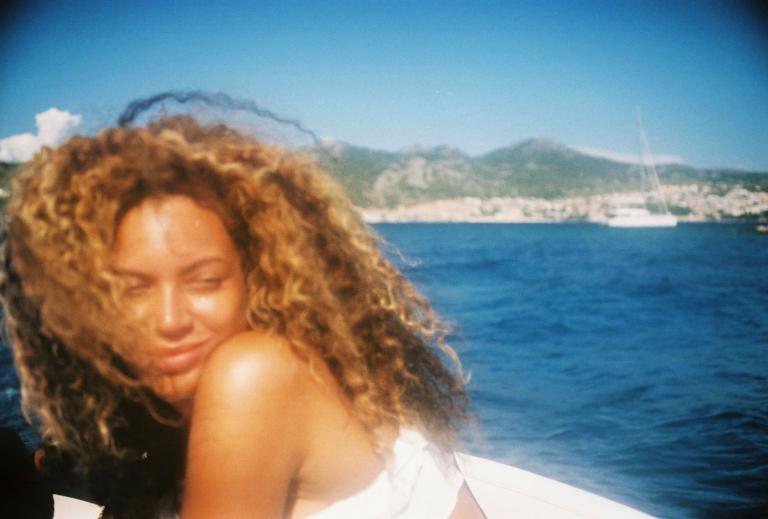 Beyoncé divulga fotos pessoais em Tumblr