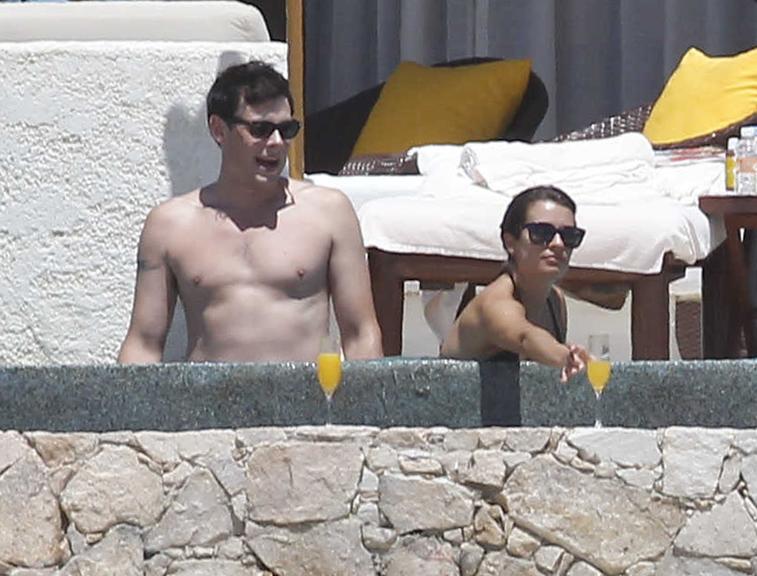 Lea Michele e Cory Monteith curtem férias no México