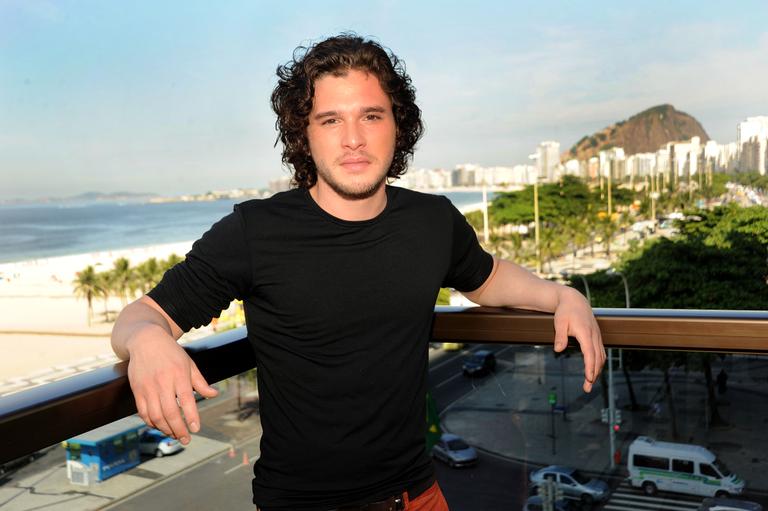 Richard Madden e Kit Harington visitam o Rio de Janeiro