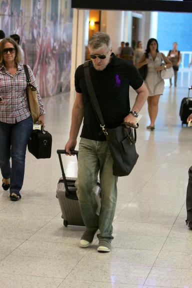 Miguel Falabella no aeroporto de Congonhas, em São Paulo