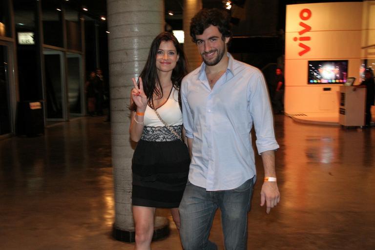 Alinne Moraes e Felipe Simão