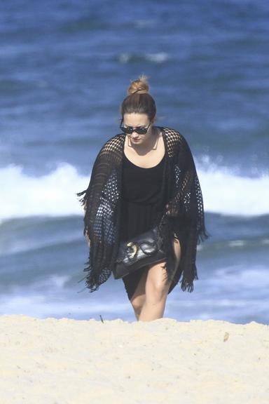 Demi Lovato curte praia no Rio de Janeiro