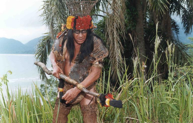 Tonico Pereira na pele do cacique Itaparica