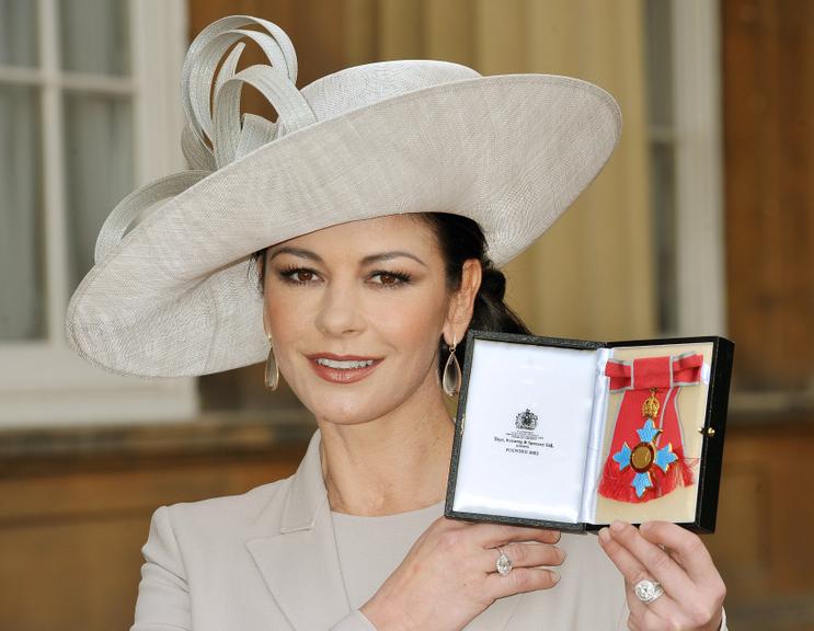 Catherine Zeta Jones apostou em um estilo mais clássico