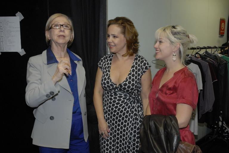 Fernanda Montenegro com as atrizes Débora Duboc e Natália Lage