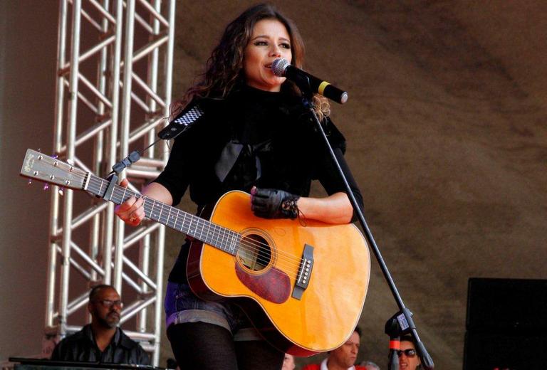 Paula Fernandes em show do Dia do Trabalho em São Paulo