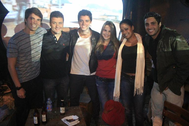 Rodrigo Simas, Bianca Salgueiro, Fábio Keldani e amigos