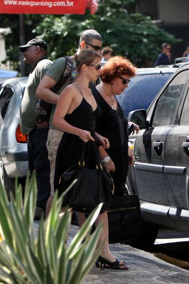 Mariana Ximenes e Reynaldo Gianecchini almoçam juntos no Rio de Janeiro