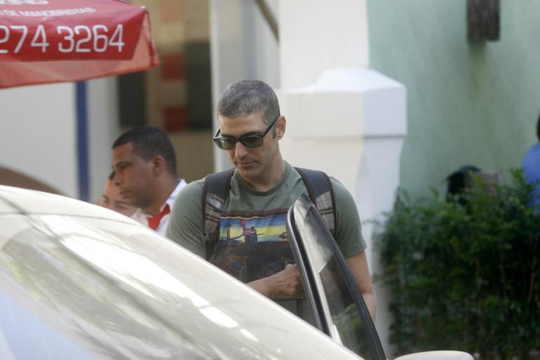 Mariana Ximenes e Reynaldo Gianecchini almoçam juntos no Rio de Janeiro