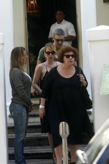 Mariana Ximenes e Reynaldo Gianecchini almoçam juntos no Rio de Janeiro