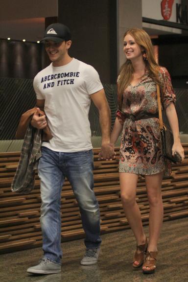 Klebber Toledo e Marina Ruy Barbosa em shopping no Rio de Janeiro