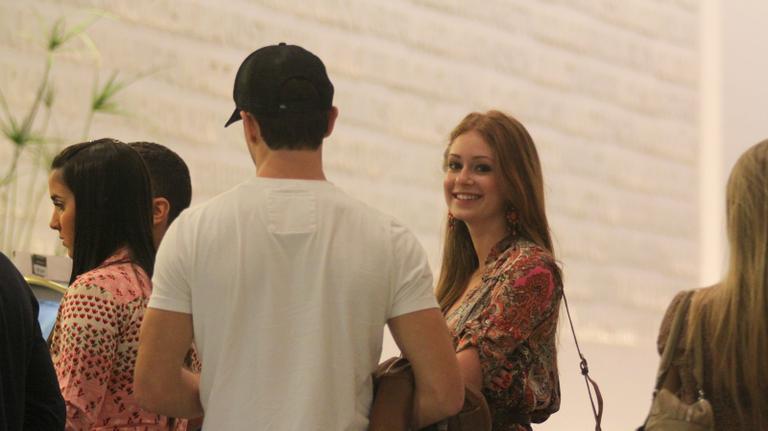 Klebber Toledo e Marina Ruy Barbosa em shopping no Rio de Janeiro