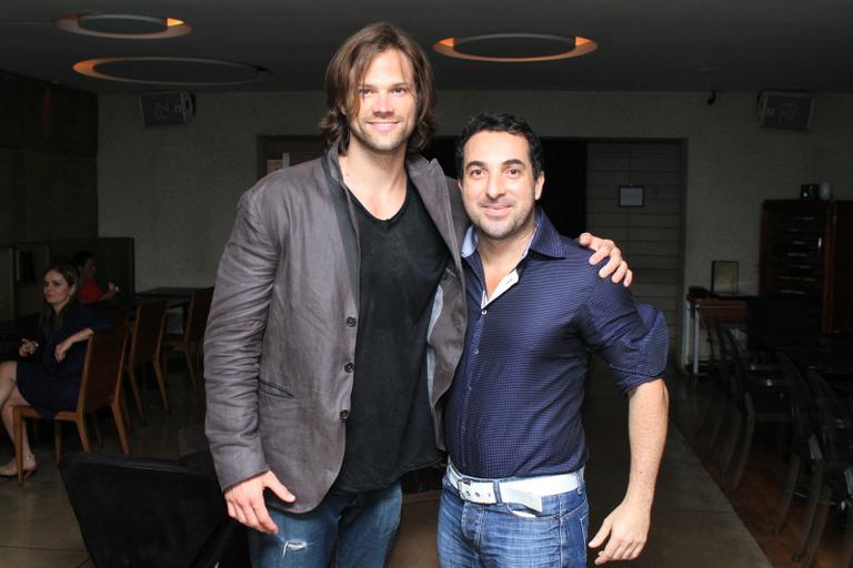 Astros de 'Supernatural' em balada no Rio