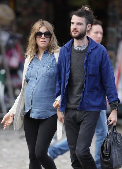 Tom Sturridge e Sienna Miller