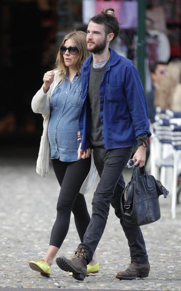 Tom Sturridge e Sienna Miller