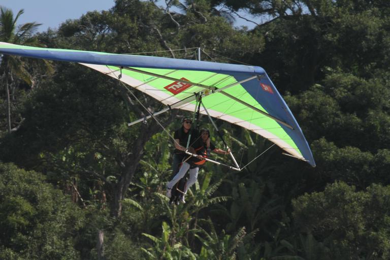 Roberto Justus durante voo de asa-delta no Rio de Janeiro