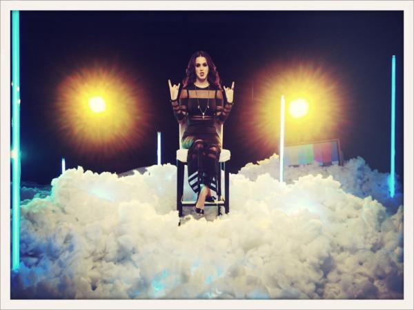 Katy Perry divulgou imagem de 'Wide Awake' no seu Twitter