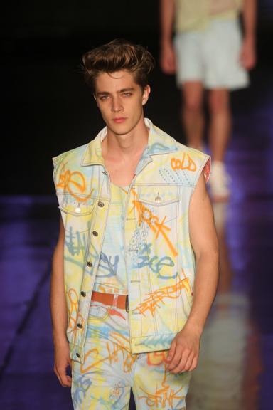 Desfile da grife Coca Cola Clothing