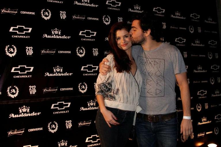 Alinne Moraes e Felipe Simão