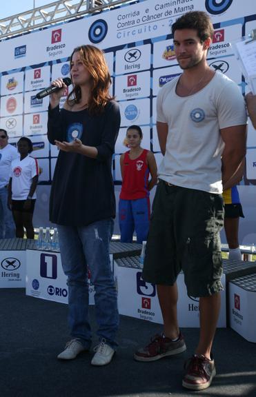 Nathalia Dill e Dudu Azevedo em corrida contra o câncer